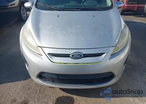 2013 Ford Fiesta Se z USA, uszkodzony, nr VIN 3FADP4EJ4DM215850